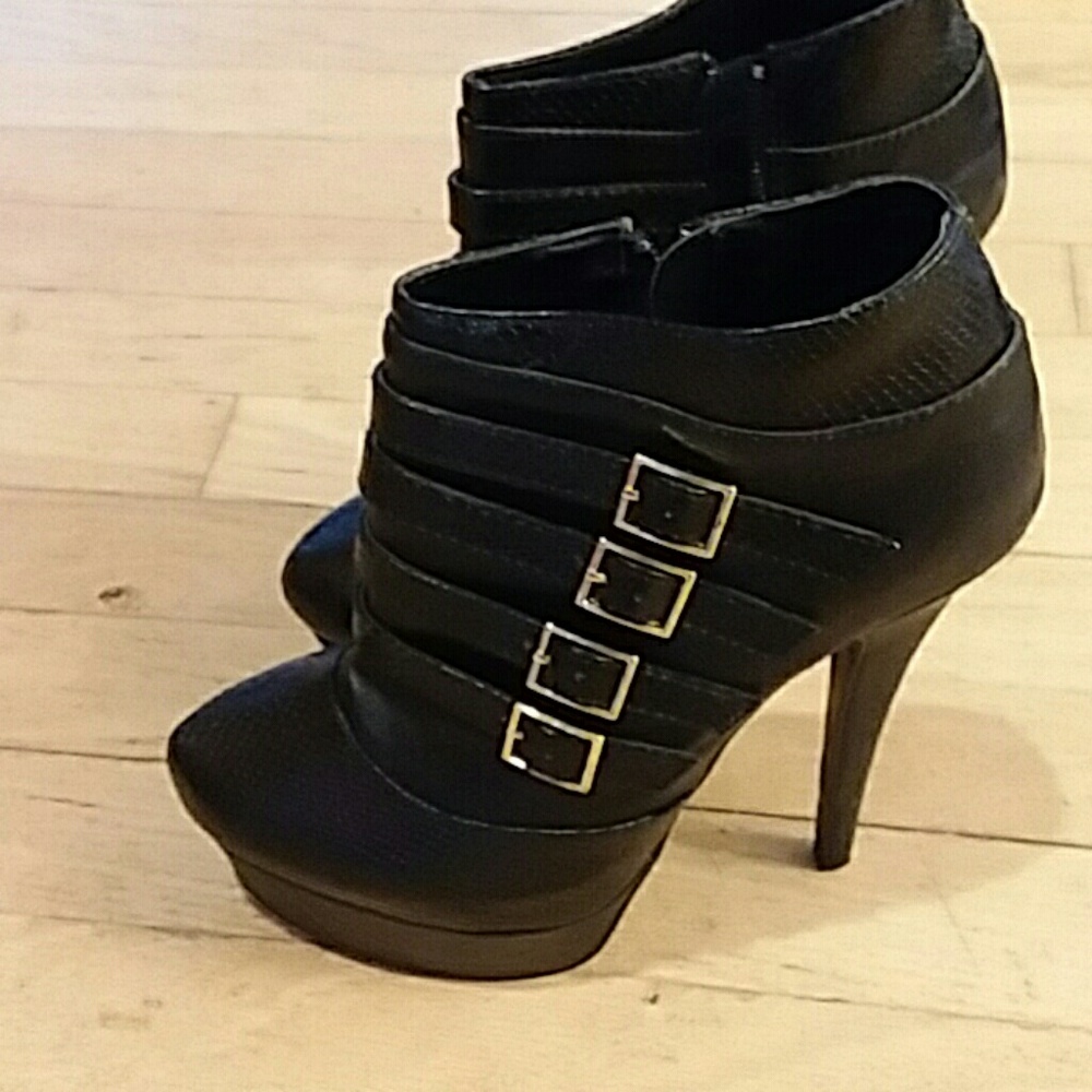 Shoes - Picture 2 of 2